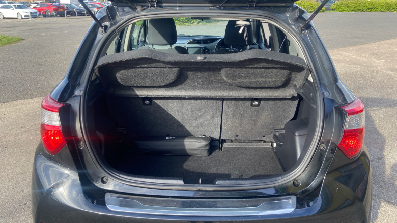 Toyota Yaris 1.5 VVT-i Icon Tech 5dr Petrol Hatchback